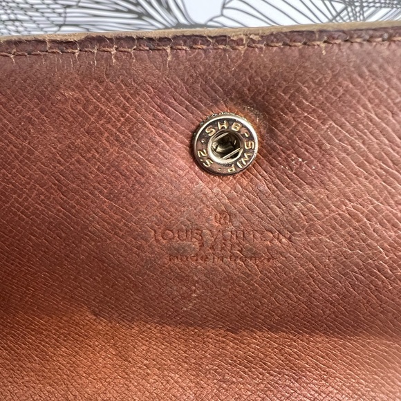 A44 LV monogram Sarah wallet - Picture 8 of 12